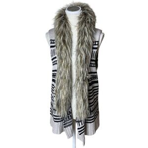 5/48 Faux Fur Trimmed‎ Knit Sweater Vest